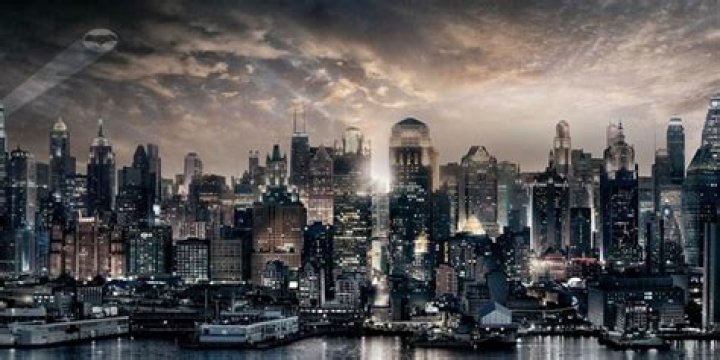Are Gotham and Metropolis in the same universe?