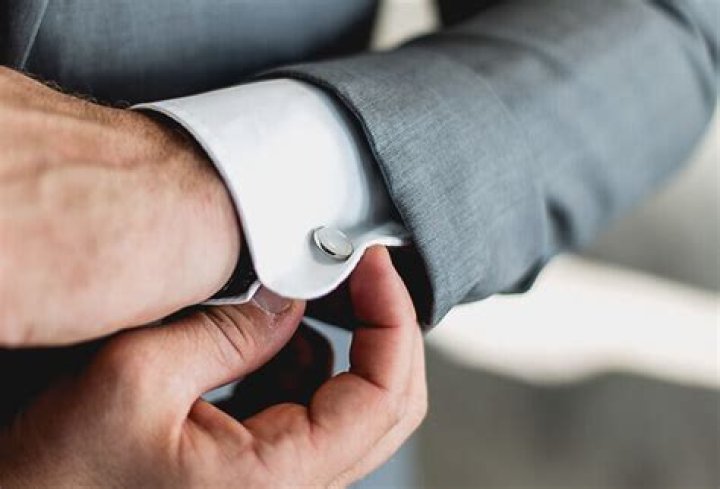 Can cufflinks be worn casually?