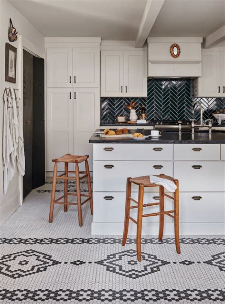 Can glass tile be used on the floor?