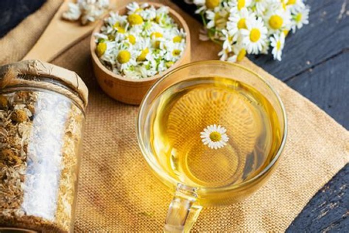 Can I drink chamomile tea and take melatonin?