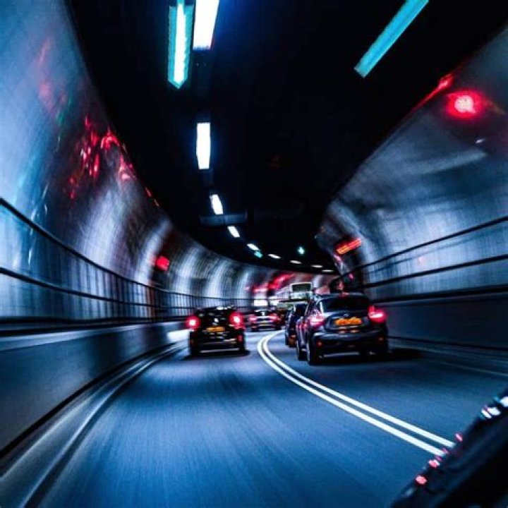 Can my van go through the Blackwall Tunnel?