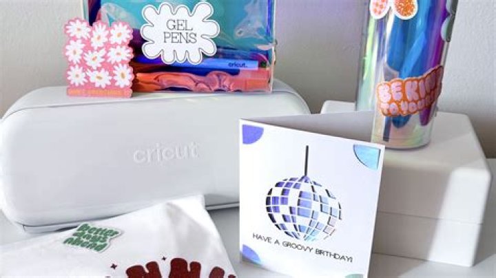 Can you cut photos with a Cricut?