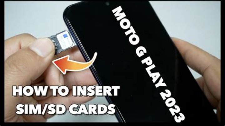 Can you put a SD card in a Moto G play?
