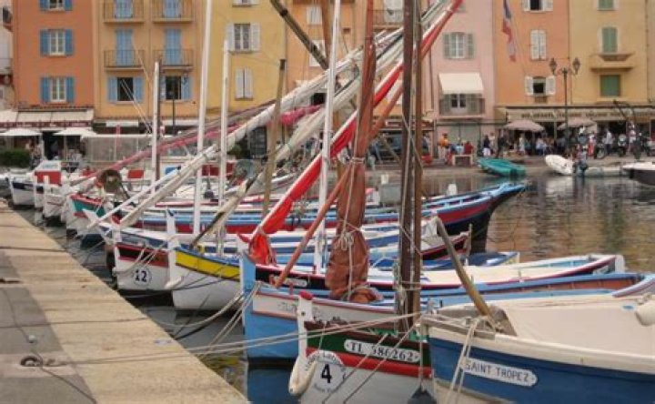 Can you take a boat from Nice to St Tropez?