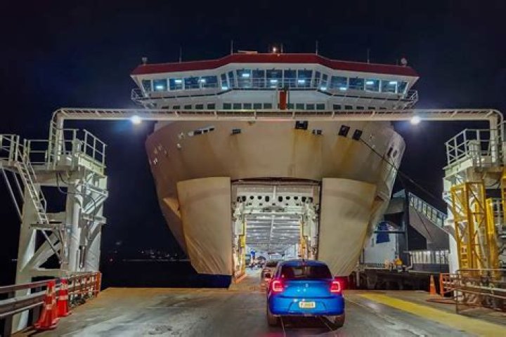 Can you take rental cars on the Interislander?