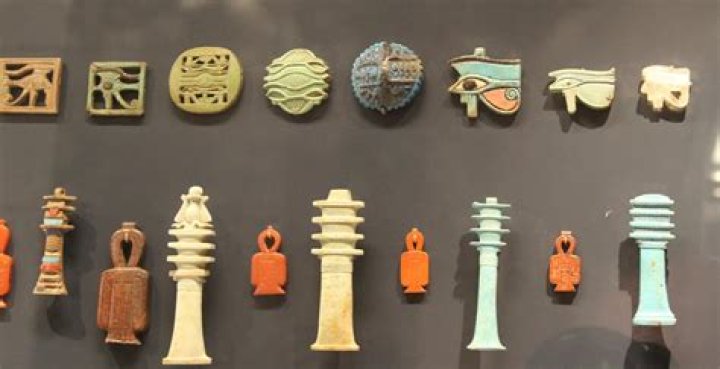 Did ancient Egyptians wear amulets?
