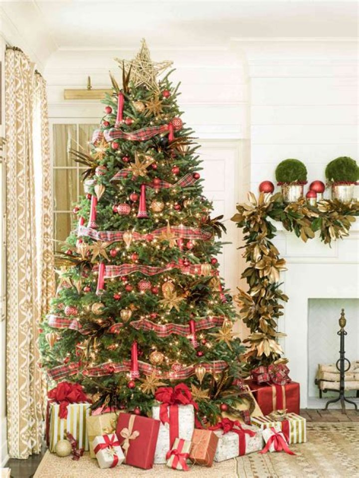 Do you put the garland on the Christmas tree before or after the ornaments?