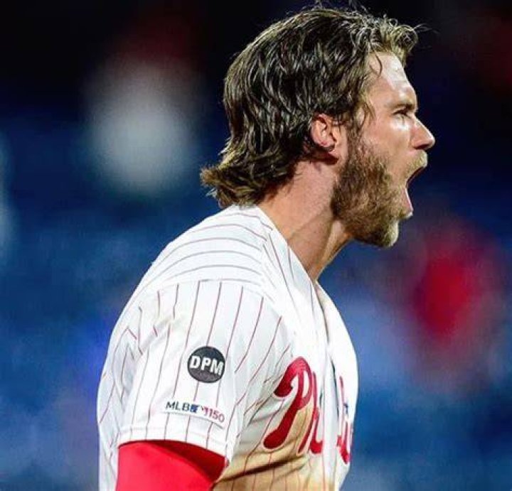 Does Bryce Harper dye his hair?