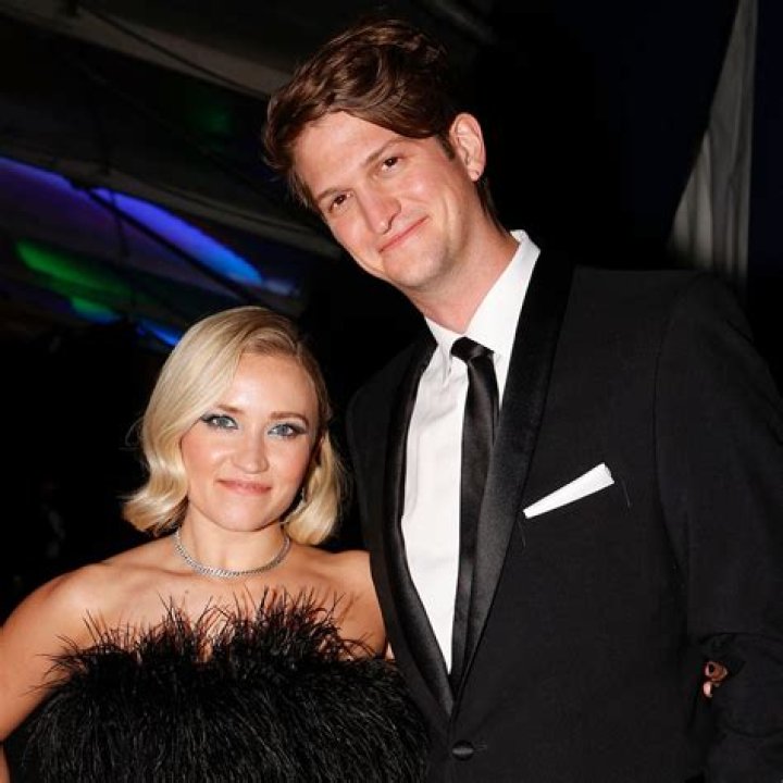 Does Emily Osment have a brother?