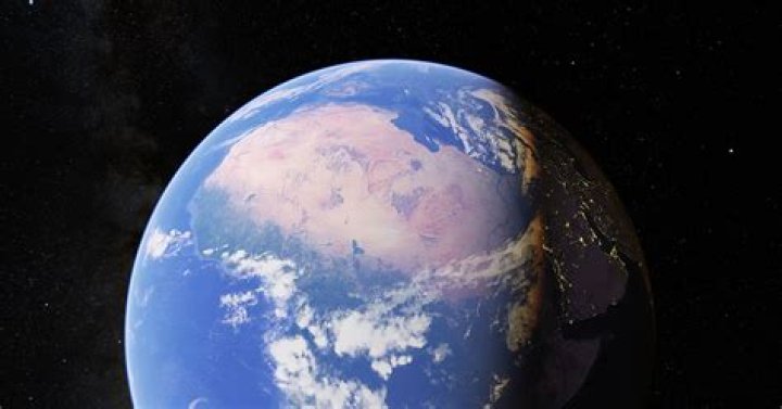 Does Google Earth show real time clouds?