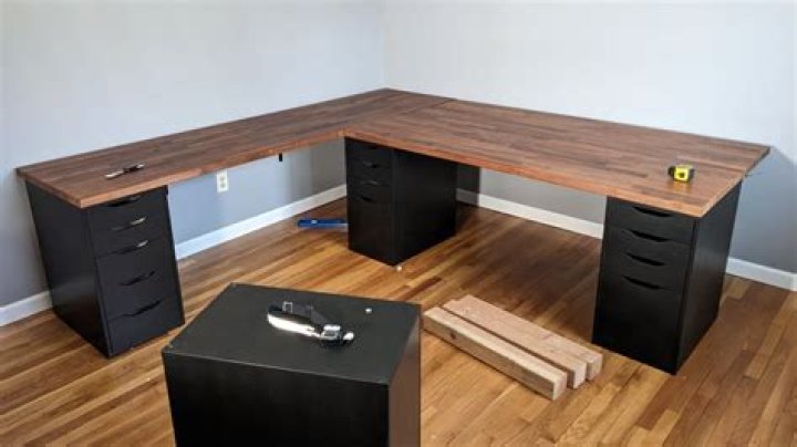 Does IKEA have corner desks?