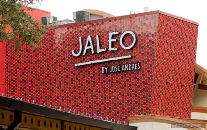 Does Jose Andres own Jaleo?