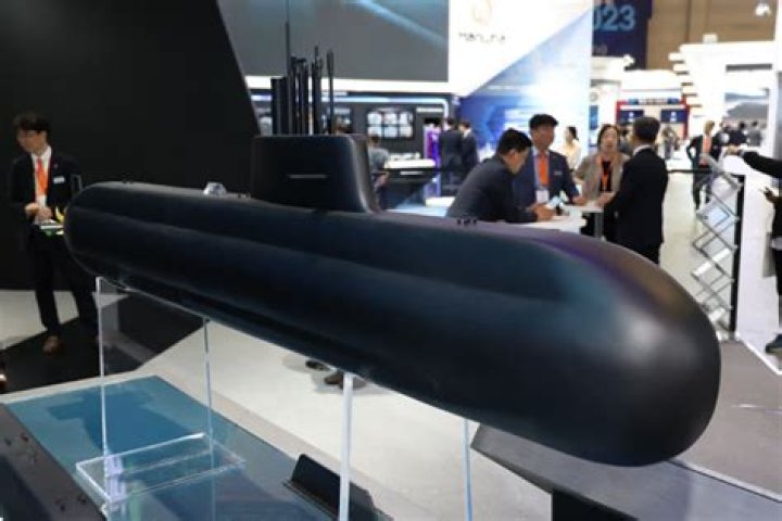 Does Korea have submarine?