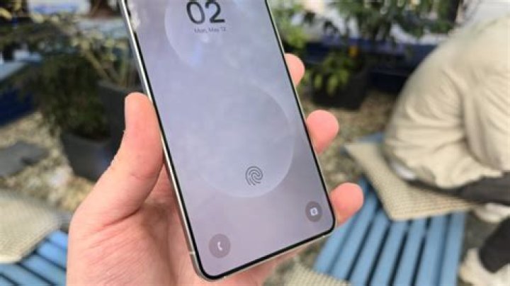 Does Samsung A3 2016 have fingerprint?