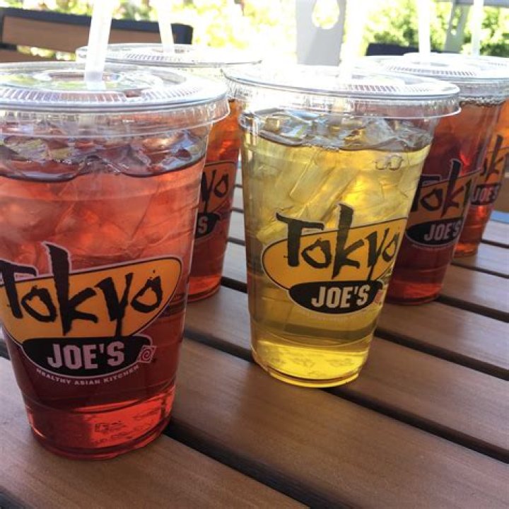 Does Tokyo Joes have alcohol?