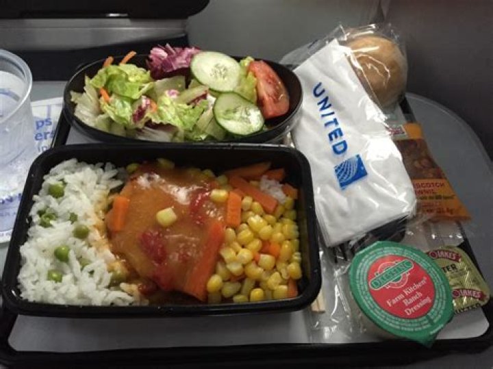 Does United give food on international flights?