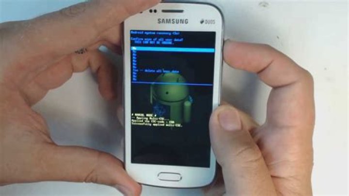 How can I hard reset my Samsung GT S7562?