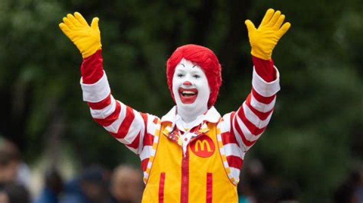 How did Ronald meet Scarlet?