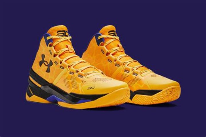How do curry 2s fit?