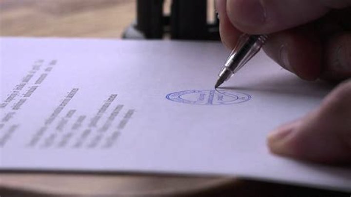 How do I authenticate a Chinese document?