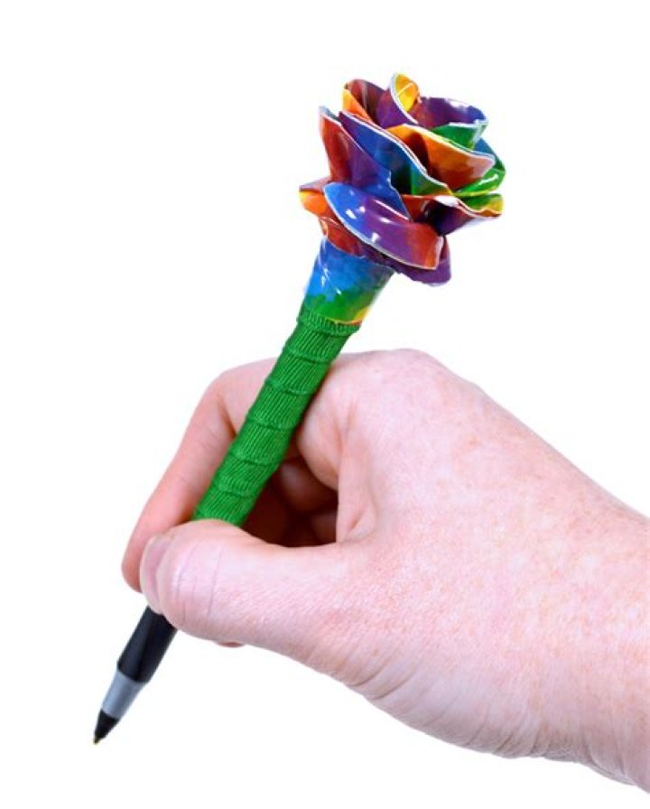 How do you make a duct tape Pen Rose?