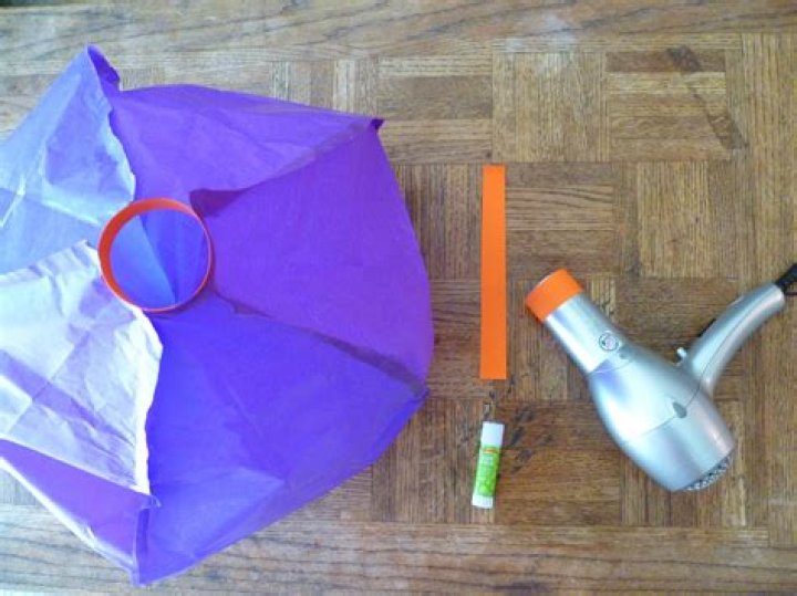 How do you make a hot air balloon out of tissue paper?