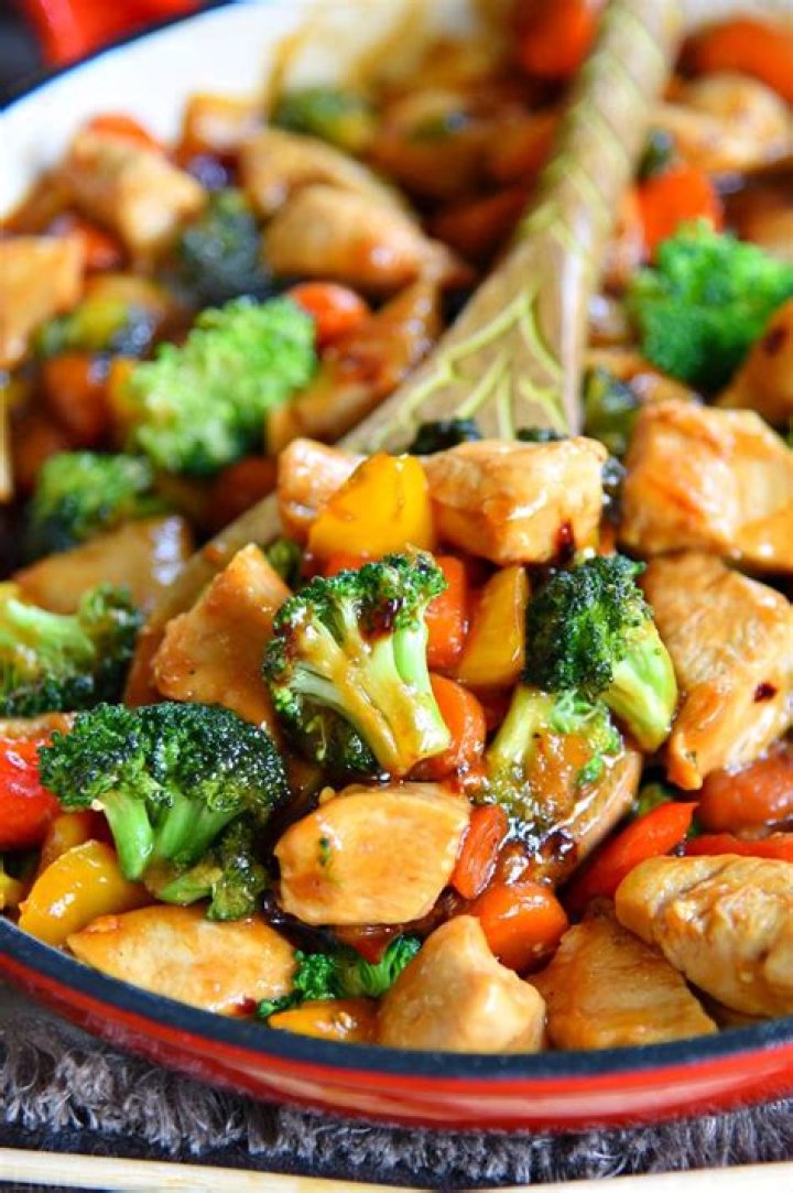 How do you make chicken stir fry without drying it out?