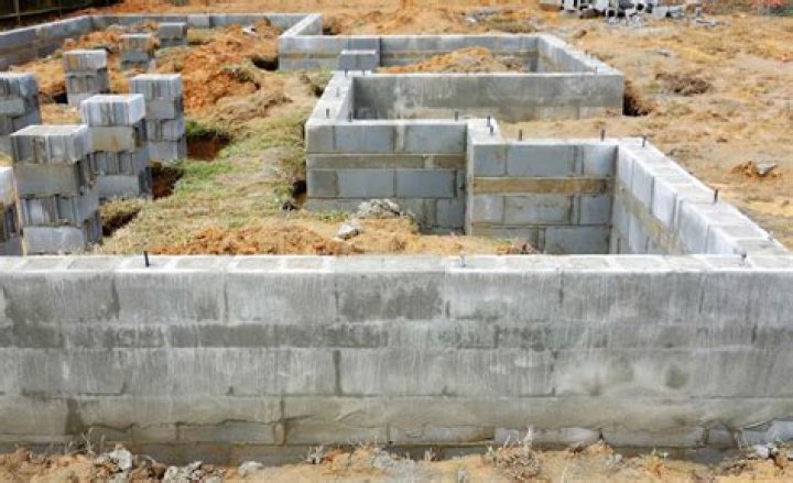 How many locations does Foundation building materials have?