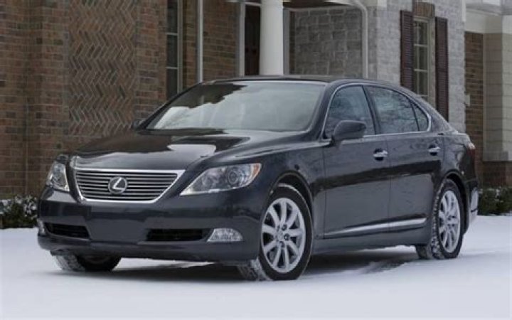 How many miles will a 2007 Lexus LS 460 last?