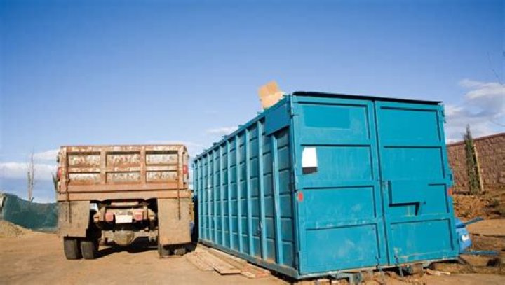 How much does it cost to rent a dumpster for a day?