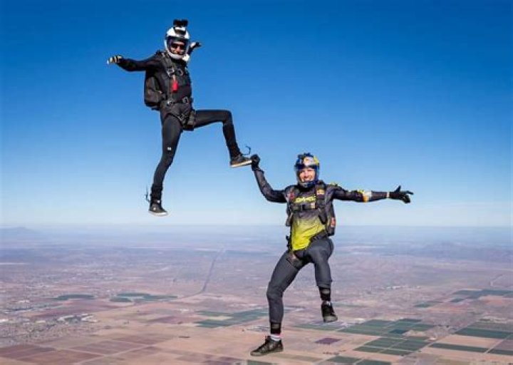 How much does it cost to skydive in Iowa?