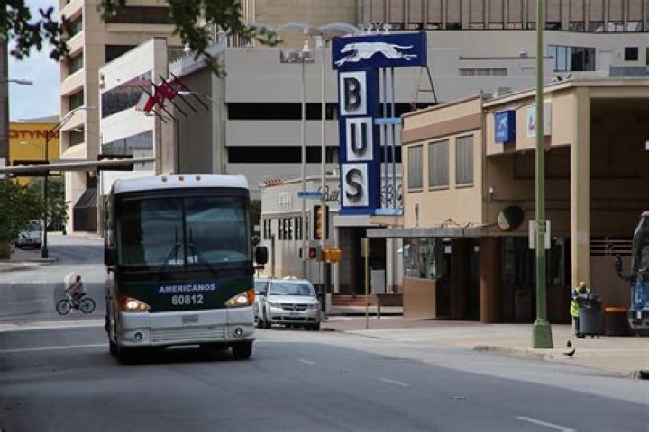 How much is the bus from Laredo to San Antonio?