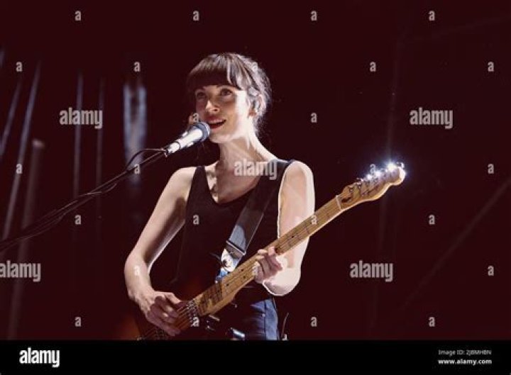 How old is Elena Tonra?
