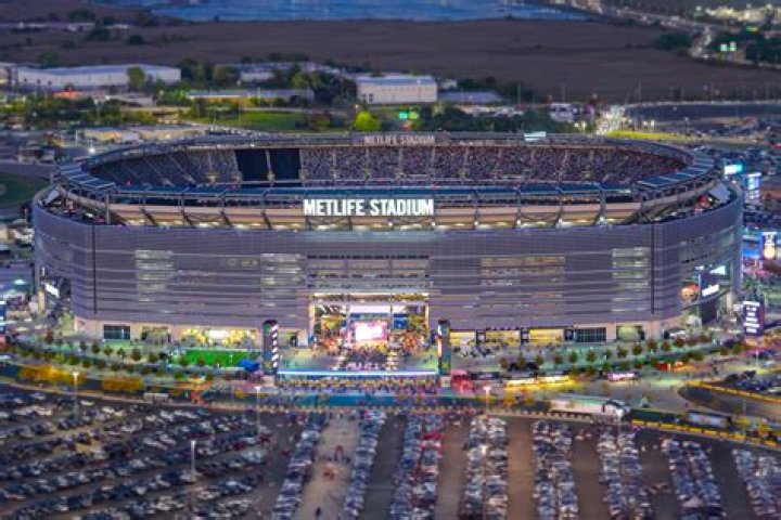 Is MetLife Stadium indoors or outdoors?