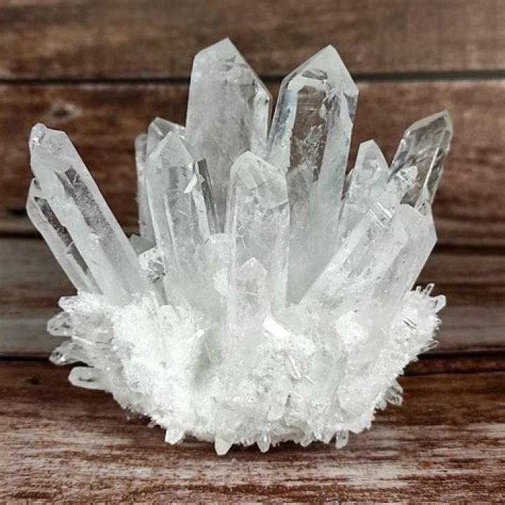 Is quartz an ore mineral?