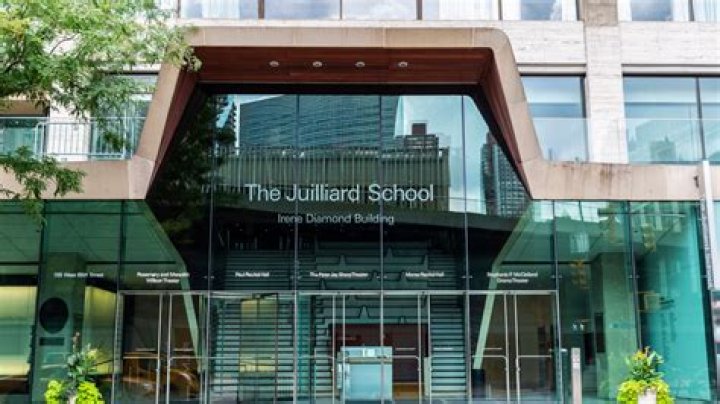 Is there a Juilliard School in Chicago?