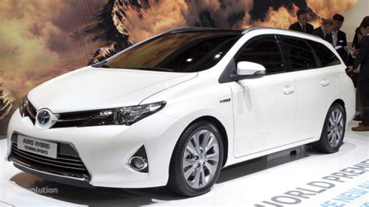 Is Toyota Auris 2012 a good car?
