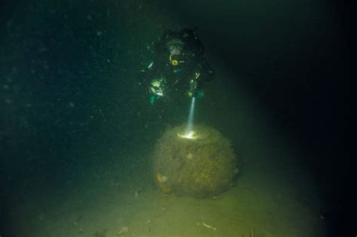 On what beach did they test the bouncing bomb?