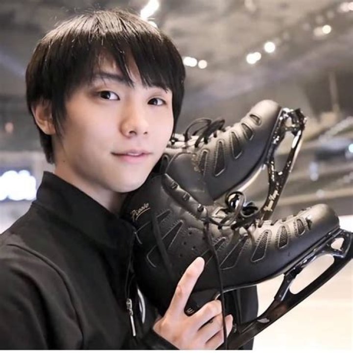 What boots does Yuzuru Hanyu wear?