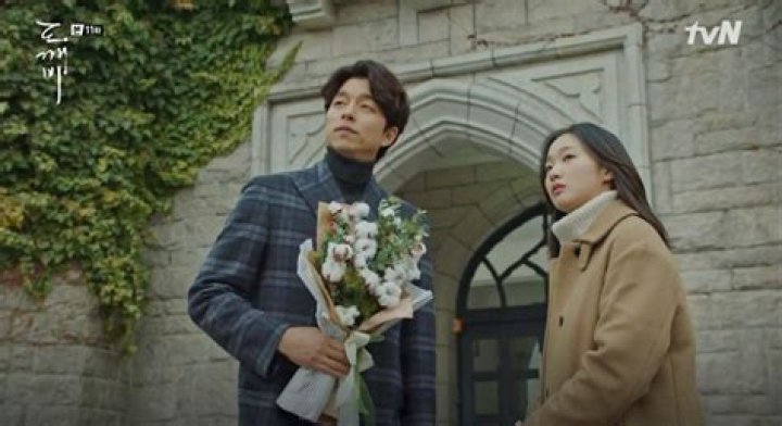 What do flowers mean in Korean drama?