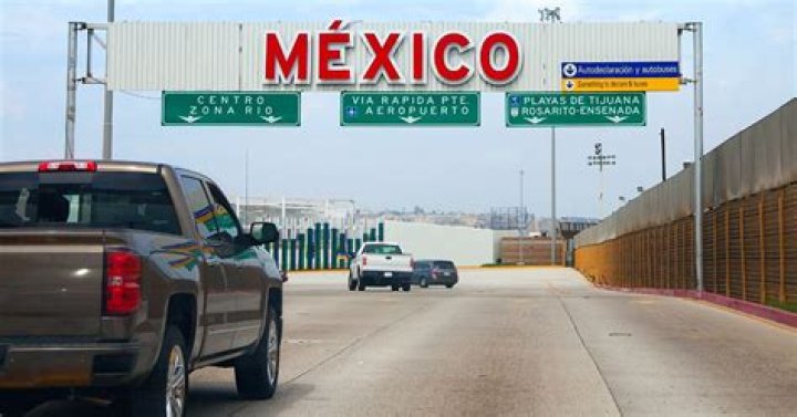 What do you need to cross the Mexican border walking?