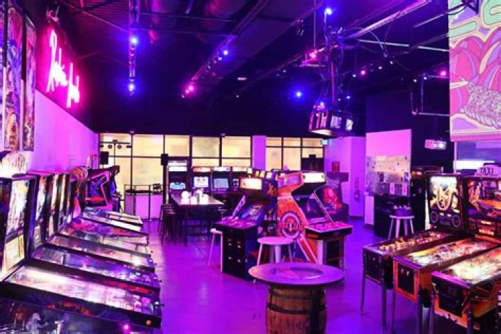 What do you serve at a game party?