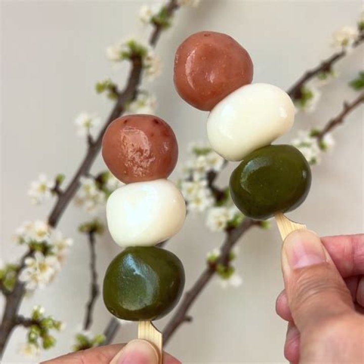 What does hanami dango taste like?