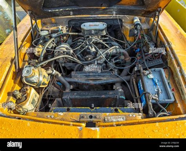What engine did the Reliant Scimitar have?