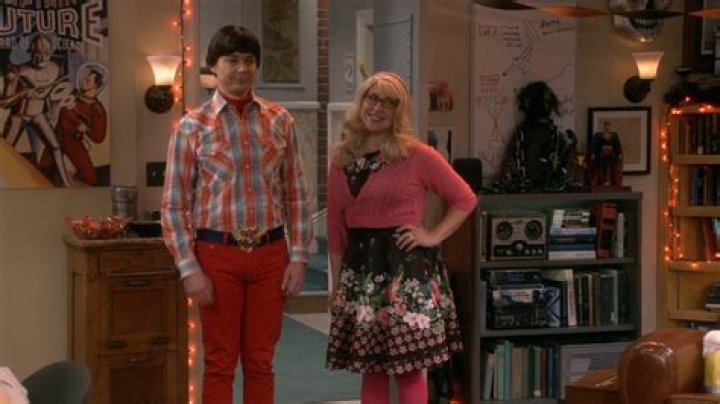 What episode does Sheldon and Amy dress up as Howard and Bernadette?