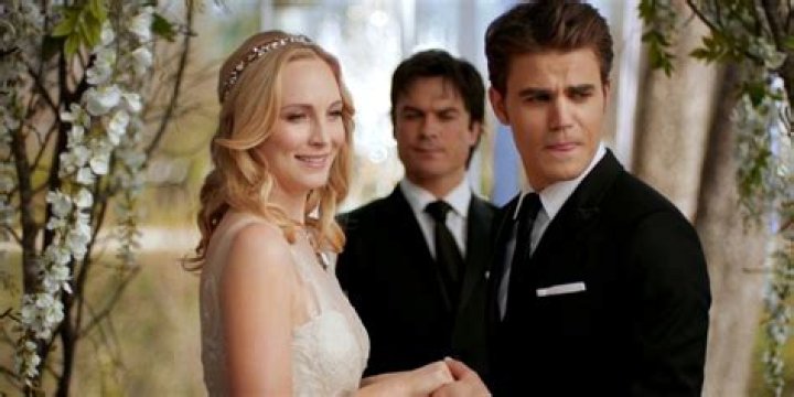 What episode of Vampire Diaries does Stefan and Caroline get together?