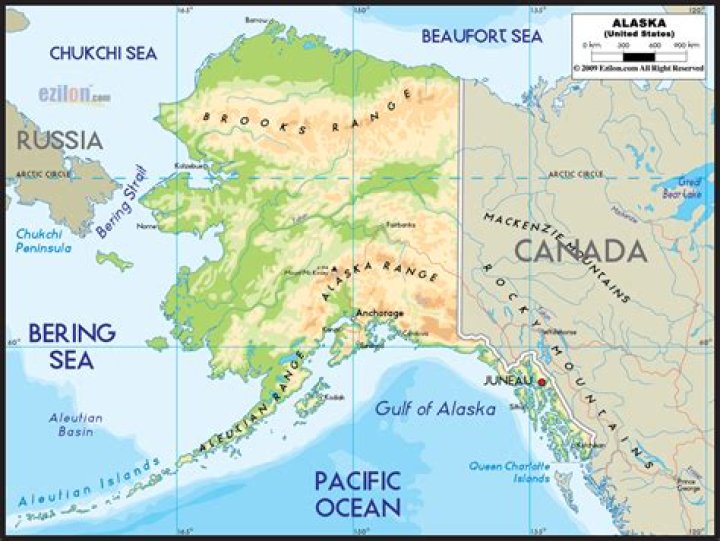 What geographic features does Alaska have?