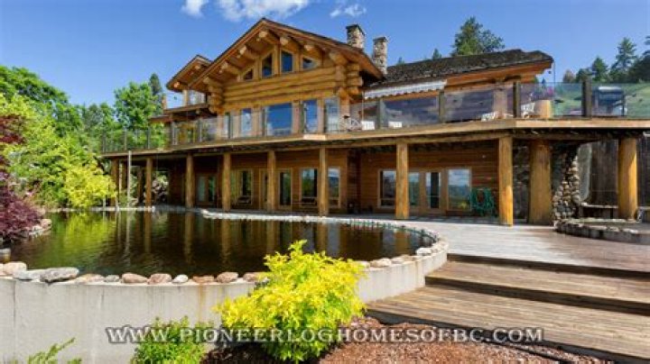 What happened to Pioneer Log Homes?