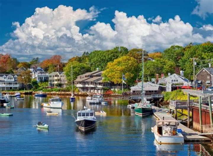 What is in Perkins Cove?