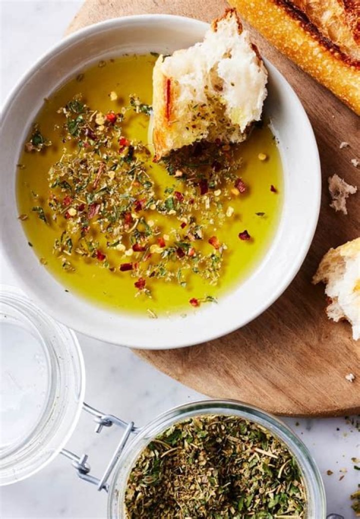 What is Italian dressing seasoning made of?
